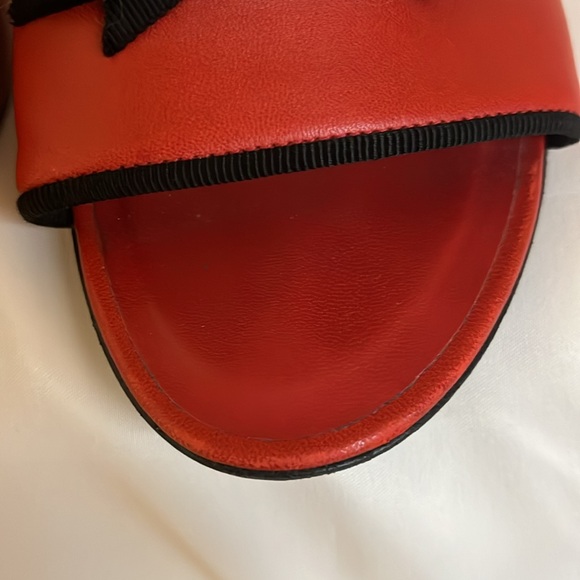 Beautiful red Chanel slip ons with black bows - size 39 1/2 - good condition - Picture 6 of 12